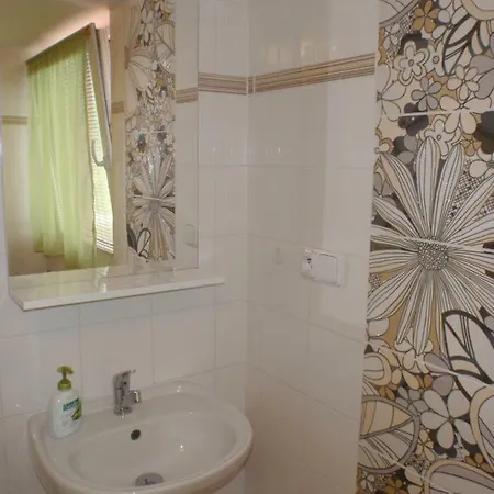 民宿 Benatky U Litomysle *